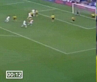 Enlace a Ronaldo solo tardó un minuto en marcar su primer gol con el Madrid