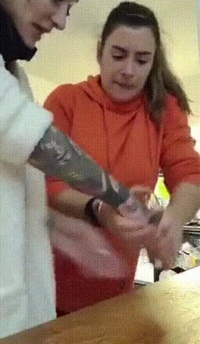 Enlace a Lo hace dos veces y no se da cuenta