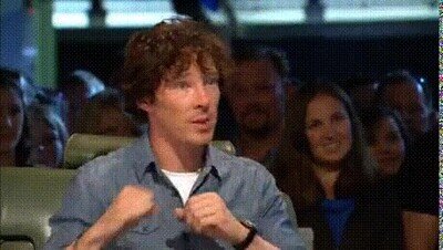 Benedict Cumberbatch enseñando como se da un puñetazo de mentira benedict,cumberbatch,puñetazo