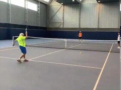 Enlace a Rafa Nadal hace cumplir el sueño de un fan de 97 años