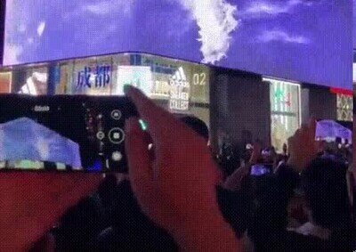 Enlace a Parece que literalmente sale de la pantalla