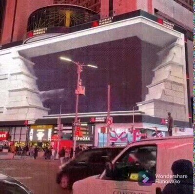 Enlace a Un anuncio de La Rueda del Tiempo que parece salir de la pantalla