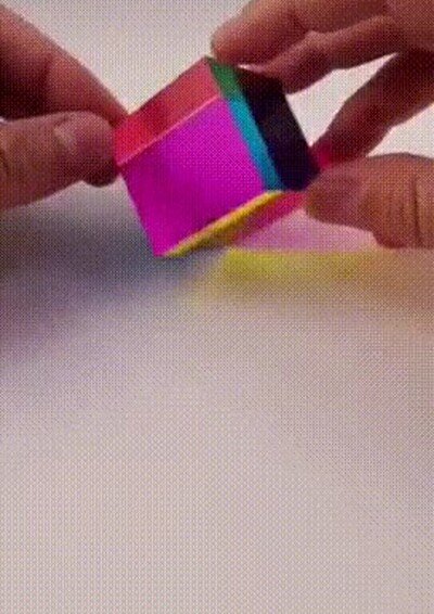 Enlace a Me pasaría el día entero mirándolo