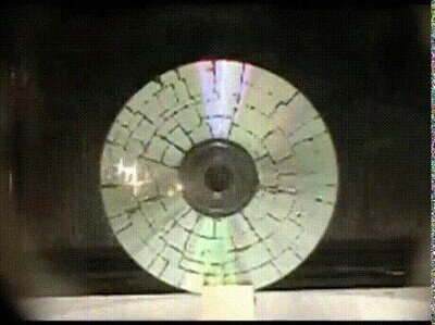 Enlace a Lo que pasa cuando pones un CD en un microondas