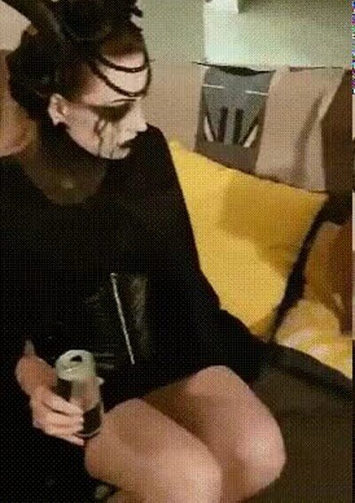 perro,sofa,disfraz