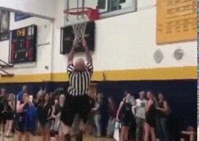 Enlace a Un árbitro comprometido con su trabajo