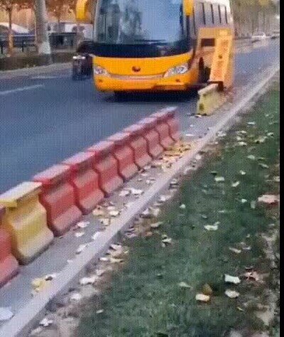 Enlace a Así se colocan y retiran estas piezas en la carretera