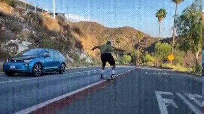 Enlace a Olli Olli World en la vida real