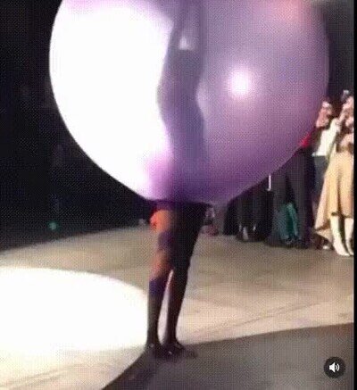 Enlace a Flipo con esta manera de ponerse un vestido