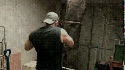 Enlace a Ricky Gervais preparándose para presentar los Oscar del año que viene