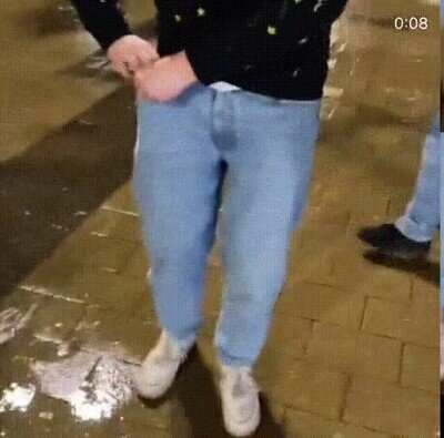 Enlace a Los bolsillos de los pantalones de los chicos son enormes
