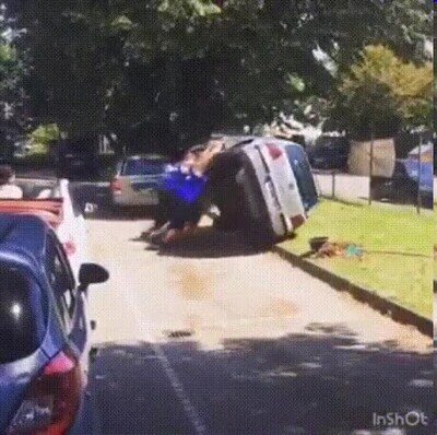 Enlace a Cuando te cansas de la gente que aparca mal