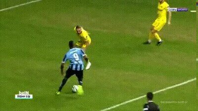 Enlace a Mario Balotelli acaba de hacer una locura de gol