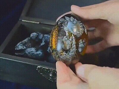 Enlace a Un huevo de dragón creado con resina