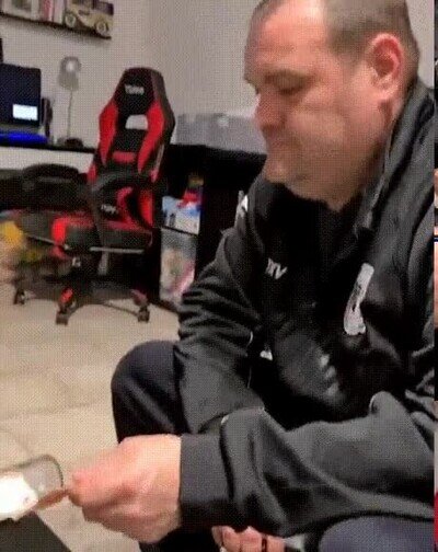 Enlace a Este niño tiene maneras