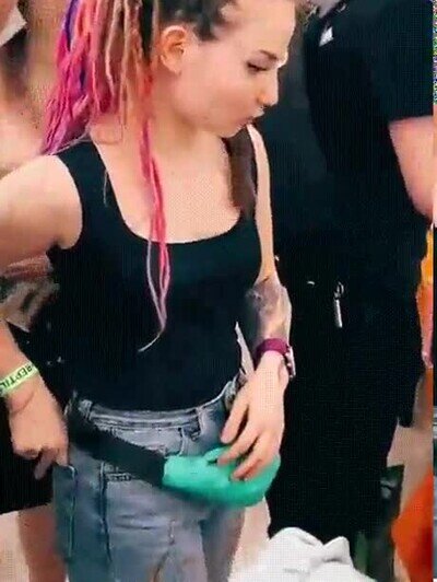 Enlace a Tiene un polizón dentro de la ropa