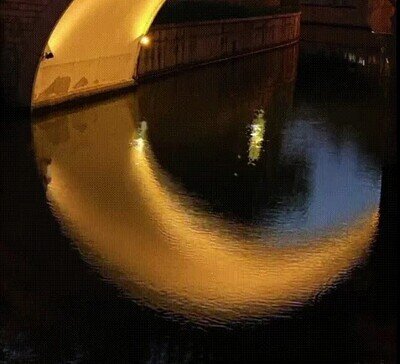 Enlace a El puente al que van los enamorados a declararse