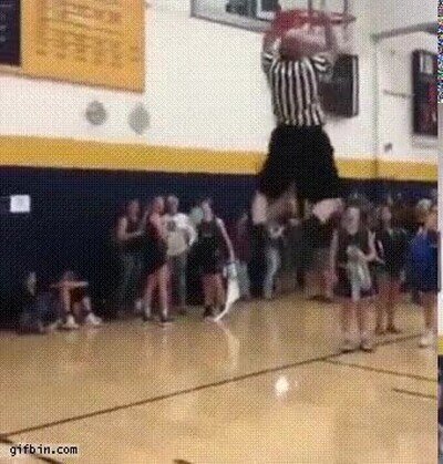 Enlace a Tendrían que subirle el sueldo a este árbitro