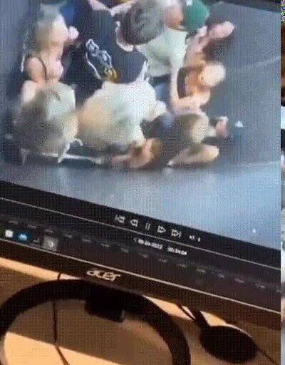 Enlace a Lo que pasa cuando todo el mundo salta a la vez en un ascensor