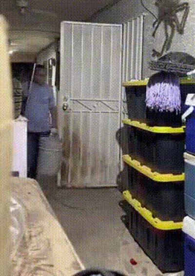 Enlace a Le ha gastado a su madre una broma muy pesada