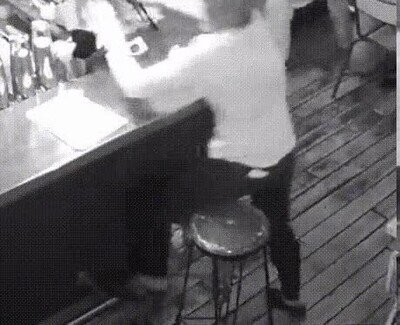 Enlace a El momento en el que le intentan robar el MacBook