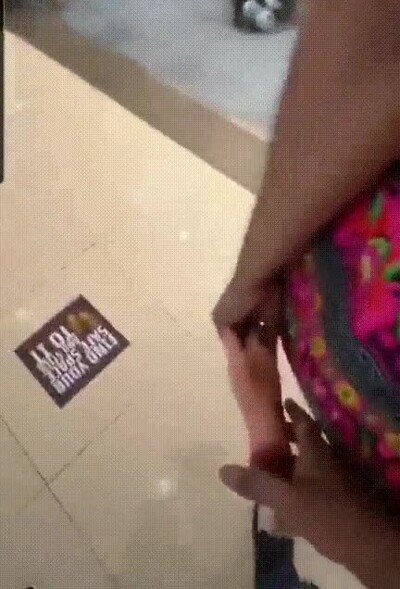 Enlace a ¿Y no notó nada raro en la mano?