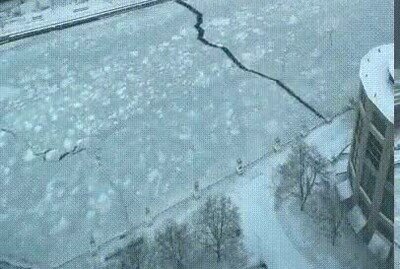 Enlace a Capas de hielo moviéndose en Chicago