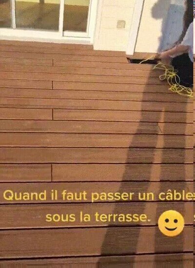 Enlace a Un gato que ayuda cuando hay que pasar cualquier cable