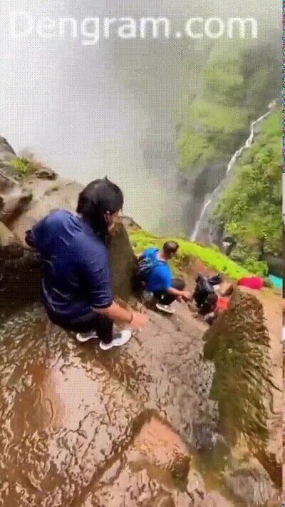 Enlace a A un resbalón de una muerte segura