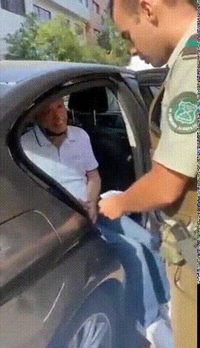 Enlace a Lo que pasa cuando intentas sobornar a un policía en Chile