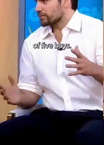 Enlace a Cuando te enteras de que Henry Cavill tiene 4 hermanos