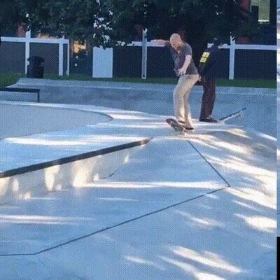 Enlace a Es una pasada lo que hace sobre el skate