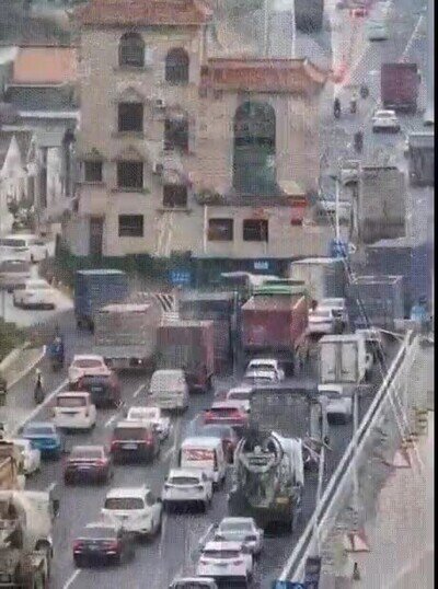 Enlace a ¿Te imaginas tener que vivir en esta casa?