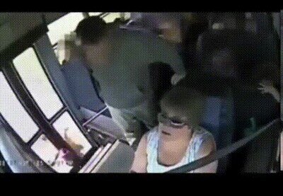 Enlace a Lo peor que te puede pasar cuando bajas del autobús
