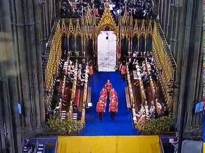 Enlace a Durante la coronación de Carlos III apareció un misterioso personaje que tiene desconcertada a la audiencia de este evento.