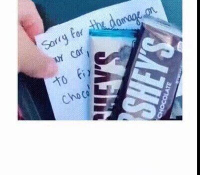 Enlace a Perdón por el golpecito, te dejo unos chocolates
