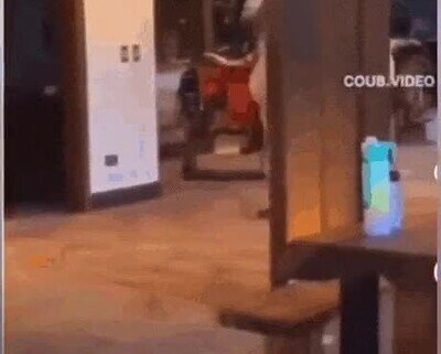 Enlace a Los vecinos de arriba cuando me voy a dormir pronto