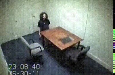 Enlace a Stephen McDaniel mantuvo su cuerpo inmóvil durante dos horas de interrogatorio