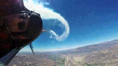 Enlace a Así funciona un estabilizador de cámara en un avión de acrobacias