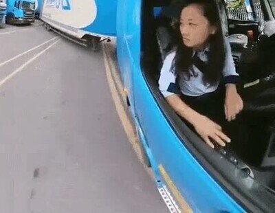Enlace a Nunca había visto aparcar desde esta cámara