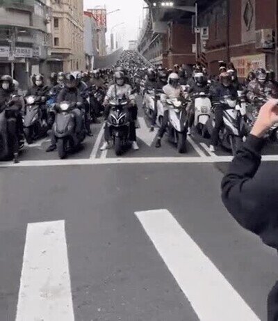 Enlace a Así es un día normal en las calles de Taiwan