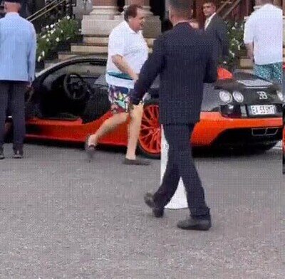 Enlace a El Dress code no importa cuando eres un millonario
