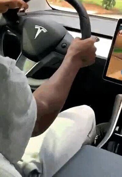 Enlace a Motivos para comprarse un Tesla