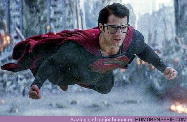10683 - ¿Ese es Clark en el traje de Superman y volando? IMPOSIBLE