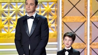 18125 - Así fue el mágico momento en el que los dos Sheldon Cooper se encontraron en la gala de los Emmy