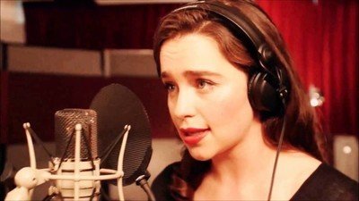 25856 - ¿Sabías que que Emilia Clarke (Daenerys) cantaba así de bien?