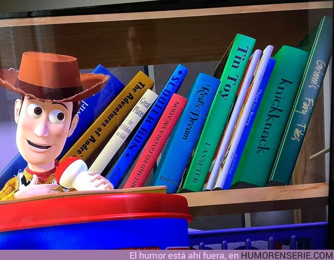 32813 - Los nombres de los libros son todos títulos de cortos de Pixar