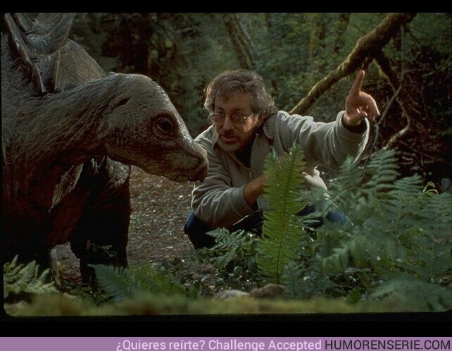 51757 - Cuando te sientas mal por hablarle a tu gato o perro, recuerda que Steven Spielberg le habló a un dinosaurio