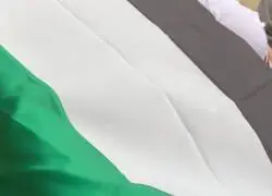 La seguridad del Bar&ccedil;a retira banderas de Palestina en Montjuic