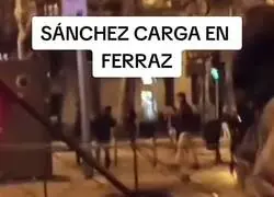 Bertrand Ndongo se enfrenta a la Polic&iacute;a frente a la calle Ferraz